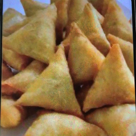 Curry Beef Mince Samosas - Frozen 1 Dozen